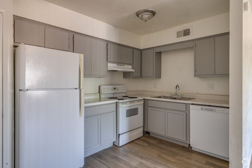 Primary Photo - Carole Arms Apartments