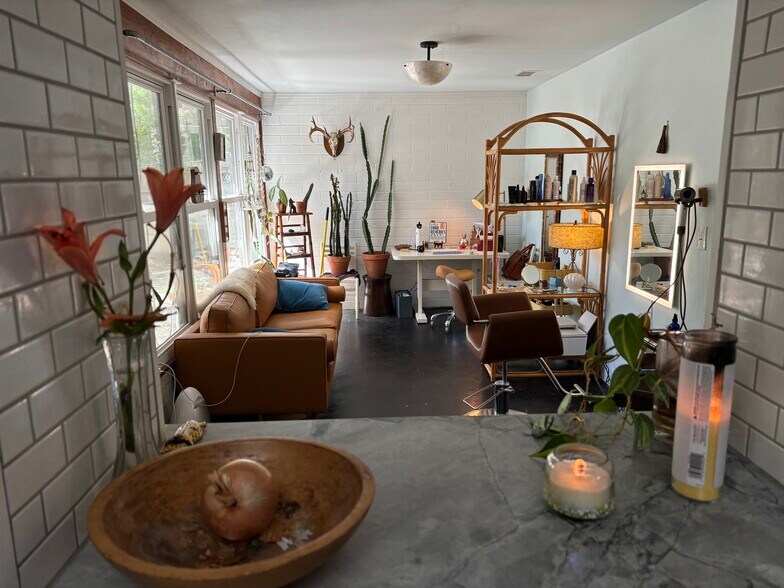 Building Photo - 915 NW 13th Ave