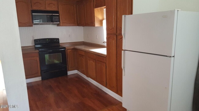 Building Photo - 2317 N Mitchell St