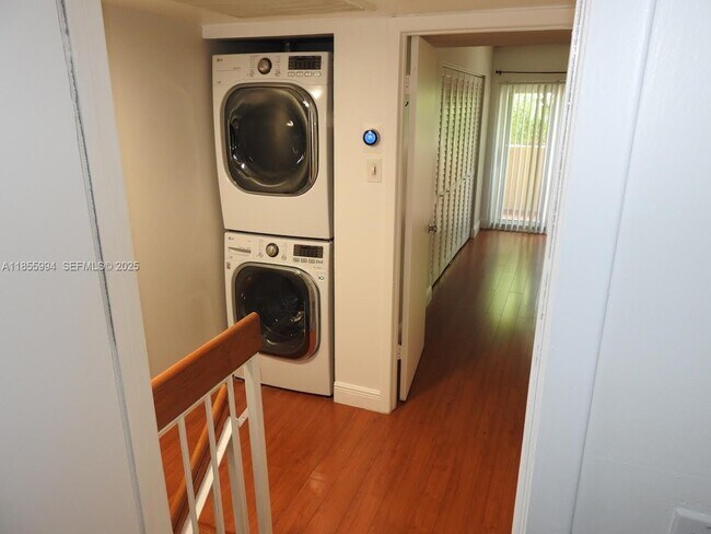 Building Photo - 8660 NW 5th Terrace