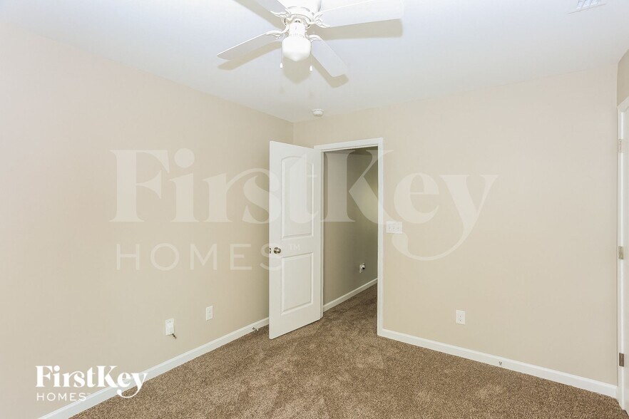 Building Photo - 875 Pointe Andrews Drive