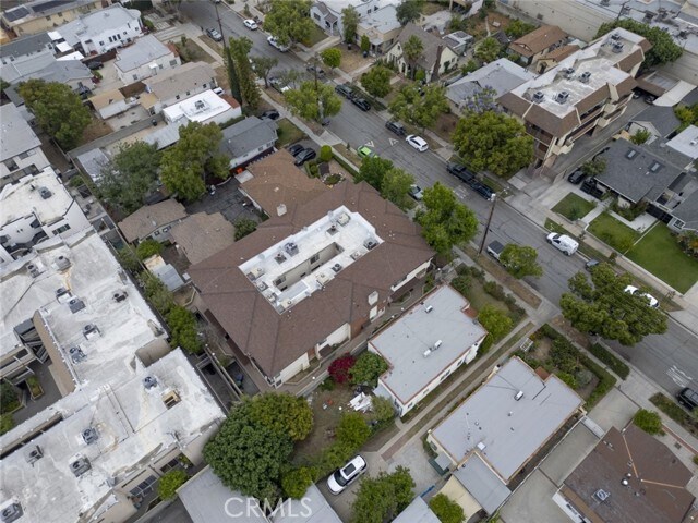 Building Photo - 914 E Elk Ave