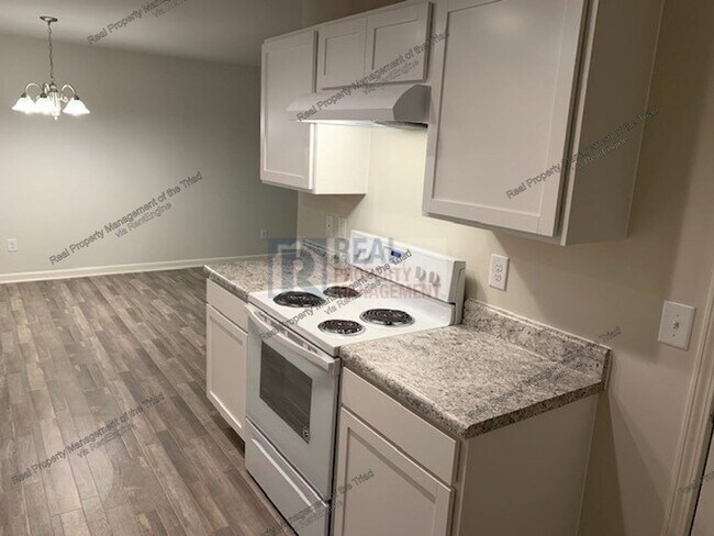Building Photo - 2605 Craftsbury St