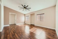 Building Photo - Elegant 2-Bedroom Condo in Gated Community with Pool and Spa