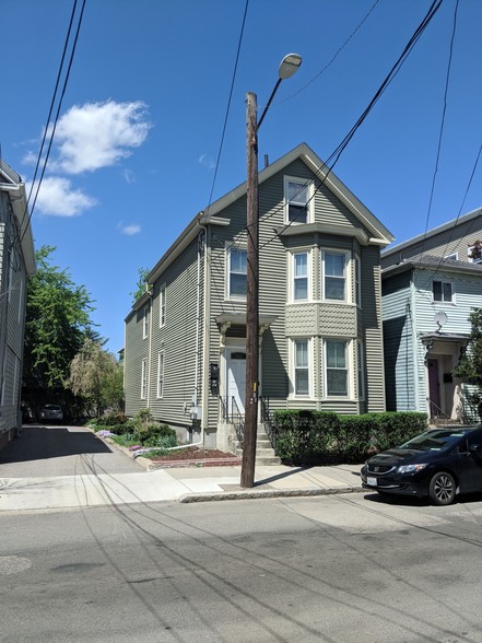 Building Photo - 397 Washington St