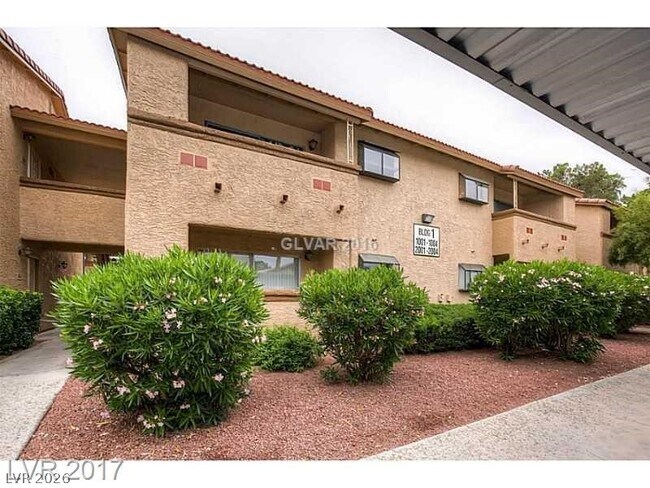 Building Photo - 7200 W Pirates Cove Rd