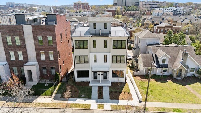 Building Photo - 3135 Parthenon Ave