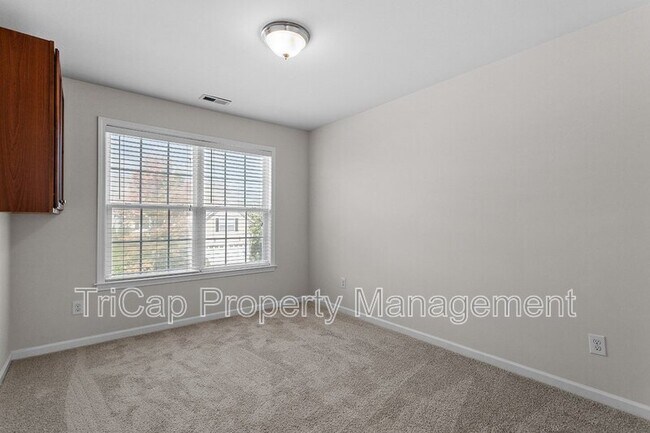 Building Photo - 2017 Ollivander Dr