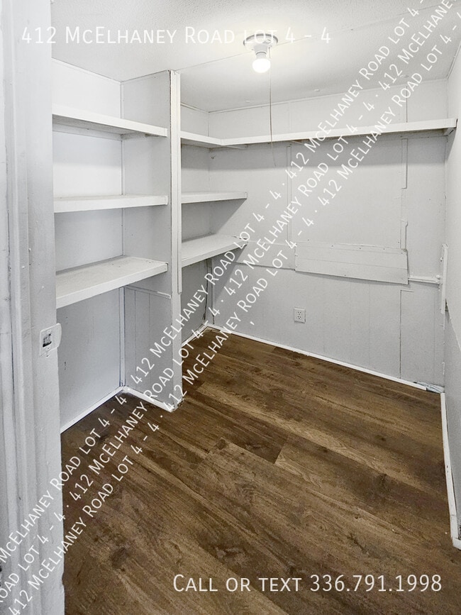 Building Photo - 412 McElhaney Rd