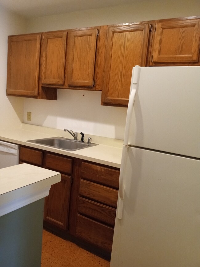 kitchen - 28 Academy St