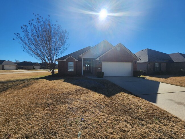 Primary Photo - 3 Bedroom 2 Bathroom in Legacy