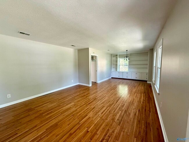 Building Photo - 12027 Chicamauga Trail SE