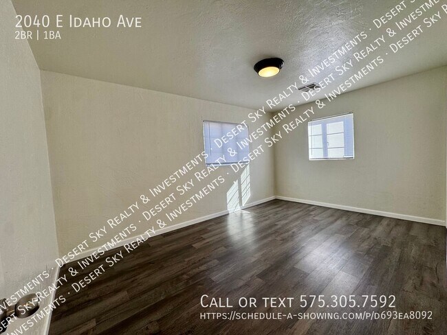 Building Photo - 2040 E Idaho Ave