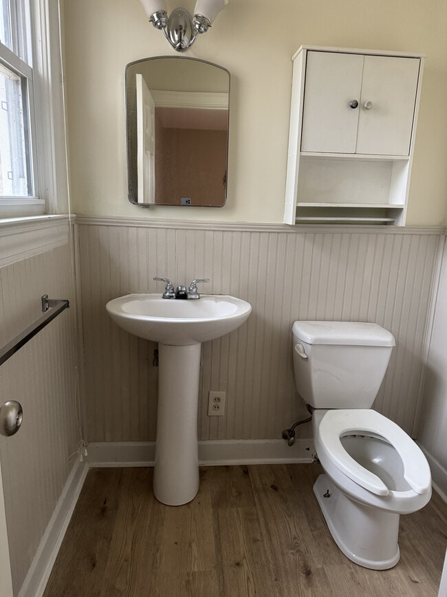 Building Photo - 230 Elaine Ave