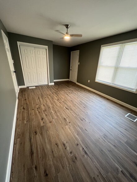 master bedroom - 6435 Myron Ave