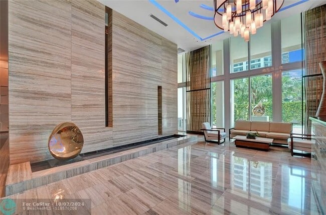 Building Photo - 101 S Fort Lauderdale Beach Blvd