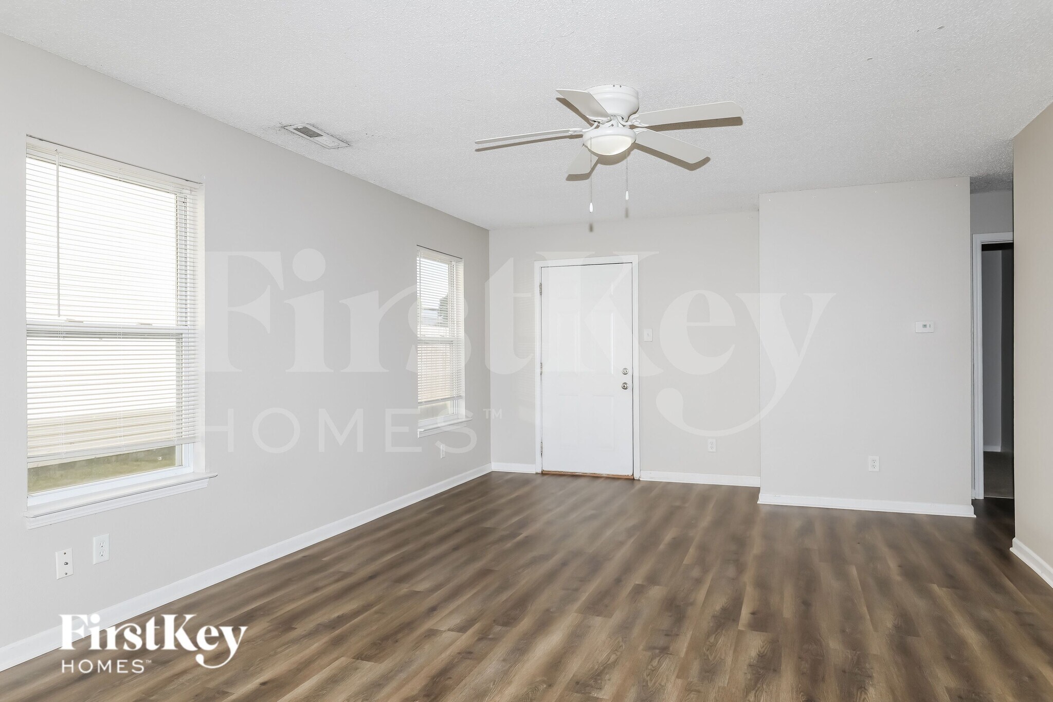 Building Photo - 10605 Glenayr Dr