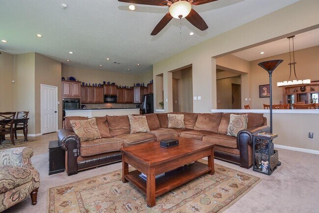 Building Photo - 2715 Farlow Ln