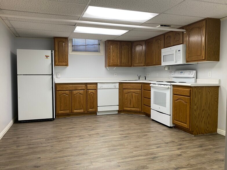 Building Photo - 2107 E Browning Ave