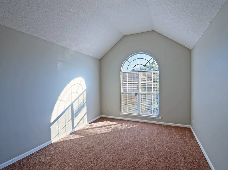 Building Photo - 4593 Tulip Run Dr