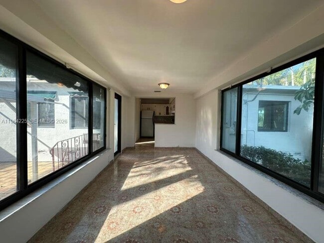 Building Photo - 926 Polk St