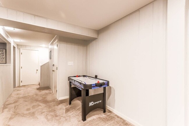 Building Photo - Beautiful 3 Bed Ranch Home with Finished Basement