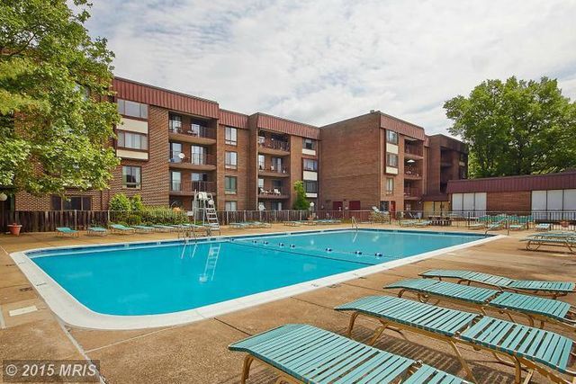 Condo pool - 106 Roberts Ln