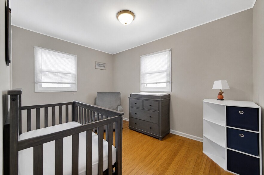 Bedroom #3 - 10 Walnut Pky
