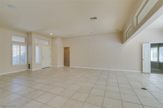 Building Photo - 10041 Woodhouse Dr