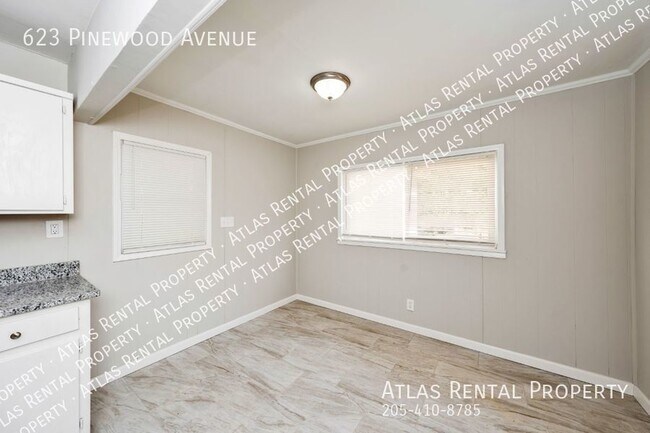 Building Photo - 623 Pinewood Ave