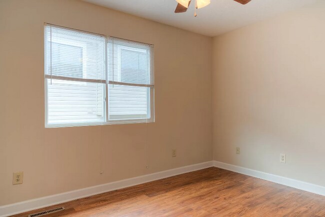 Building Photo - 524 Calhoun St