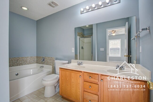 Building Photo - 8637 Chloe Ln