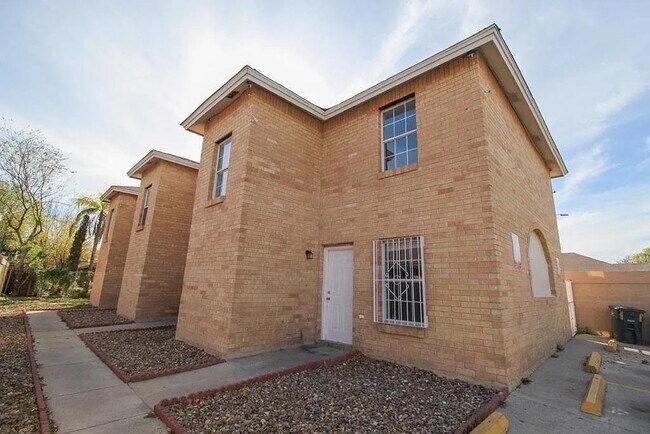 Primary Photo - 311 Soria Dr