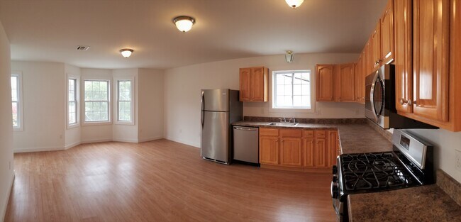 Kitchen/Living room - 73 Jersey St