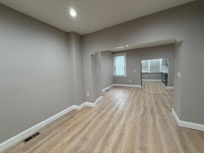 Building Photo - 2018 S 68th St