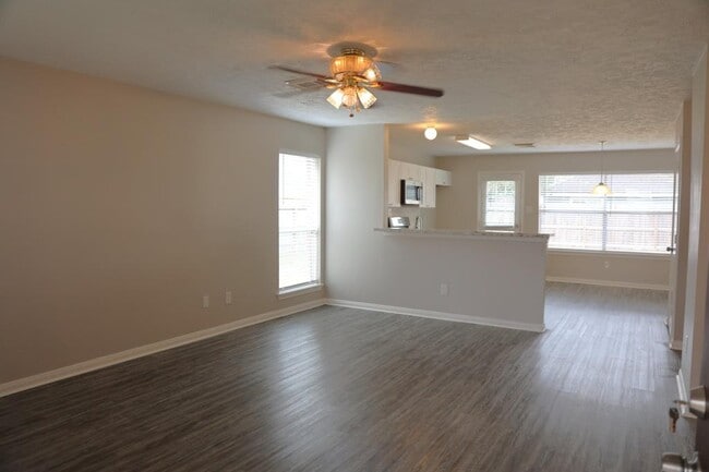 Building Photo - 16210 Rosenridge Dr