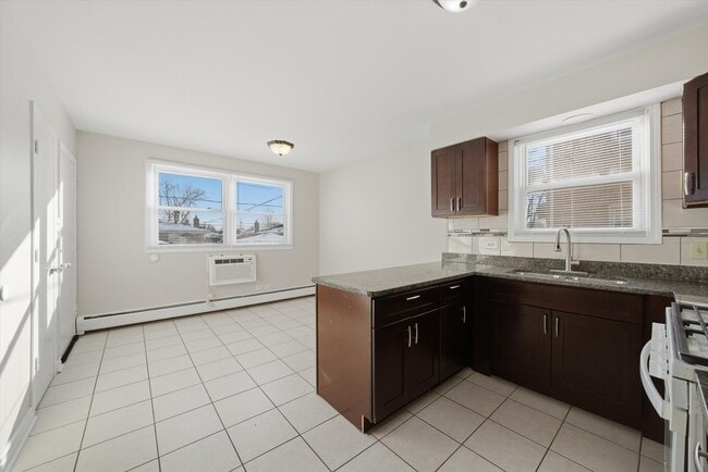 Building Photo - 6135 W 79th St