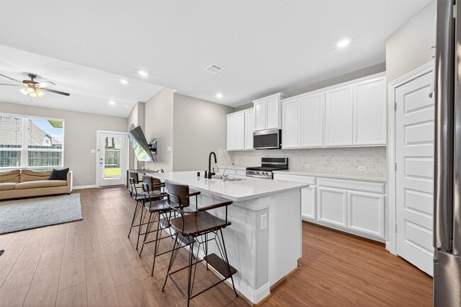 Building Photo - 24930 Jessamine Meadow Trl