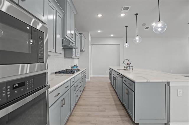 Building Photo - 890 Stanley St