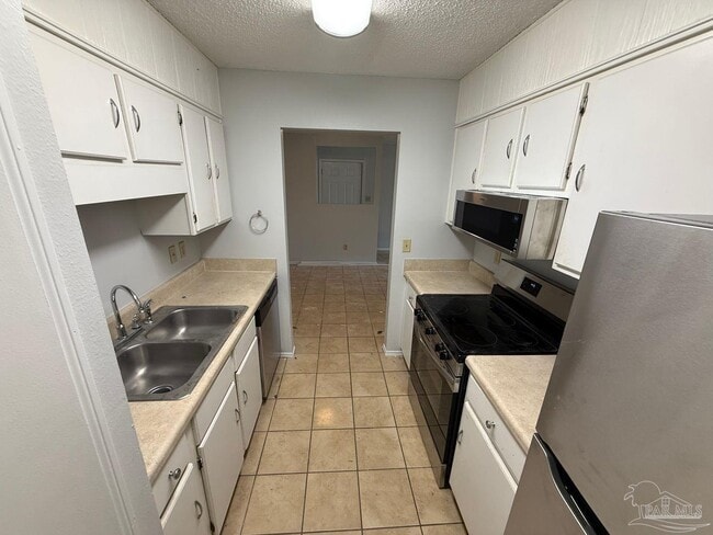 Building Photo - 3410 Green Briar Ct