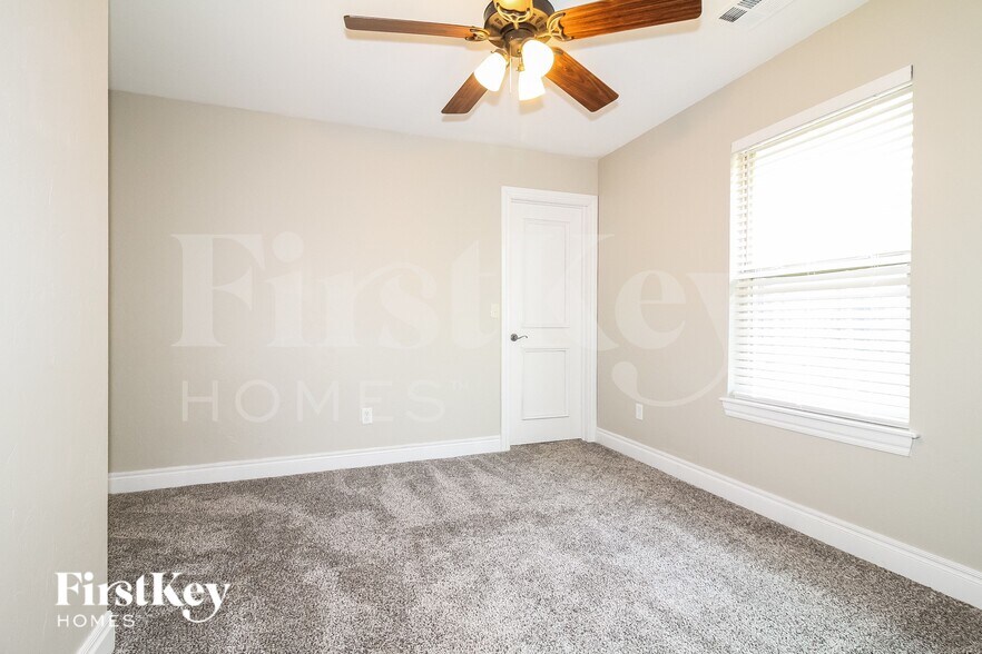 Building Photo - 2604 Busheywood Dr