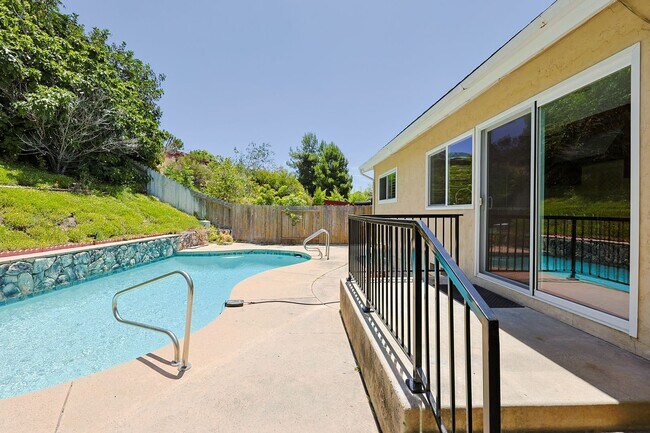 Building Photo - 4 Bed | 2.5 Bath Single-Family Home at the Base of Cowles Mountain