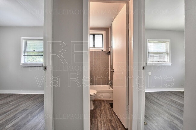 Building Photo - 1733 McDonald Ln