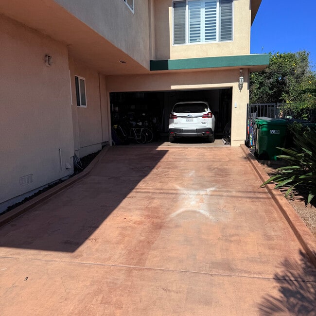 Building Photo - 303 S Freeman St