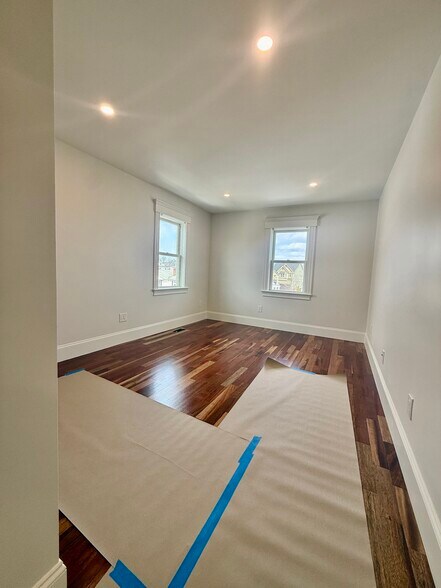 Building Photo - 100 Dartmouth St