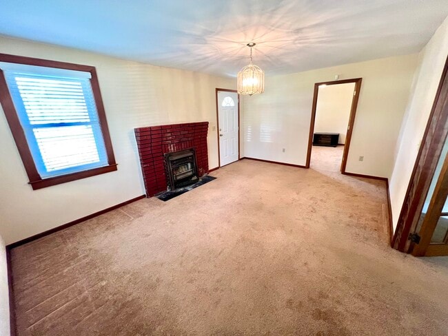 Building Photo - 881 Belvedere Clearwater Rd