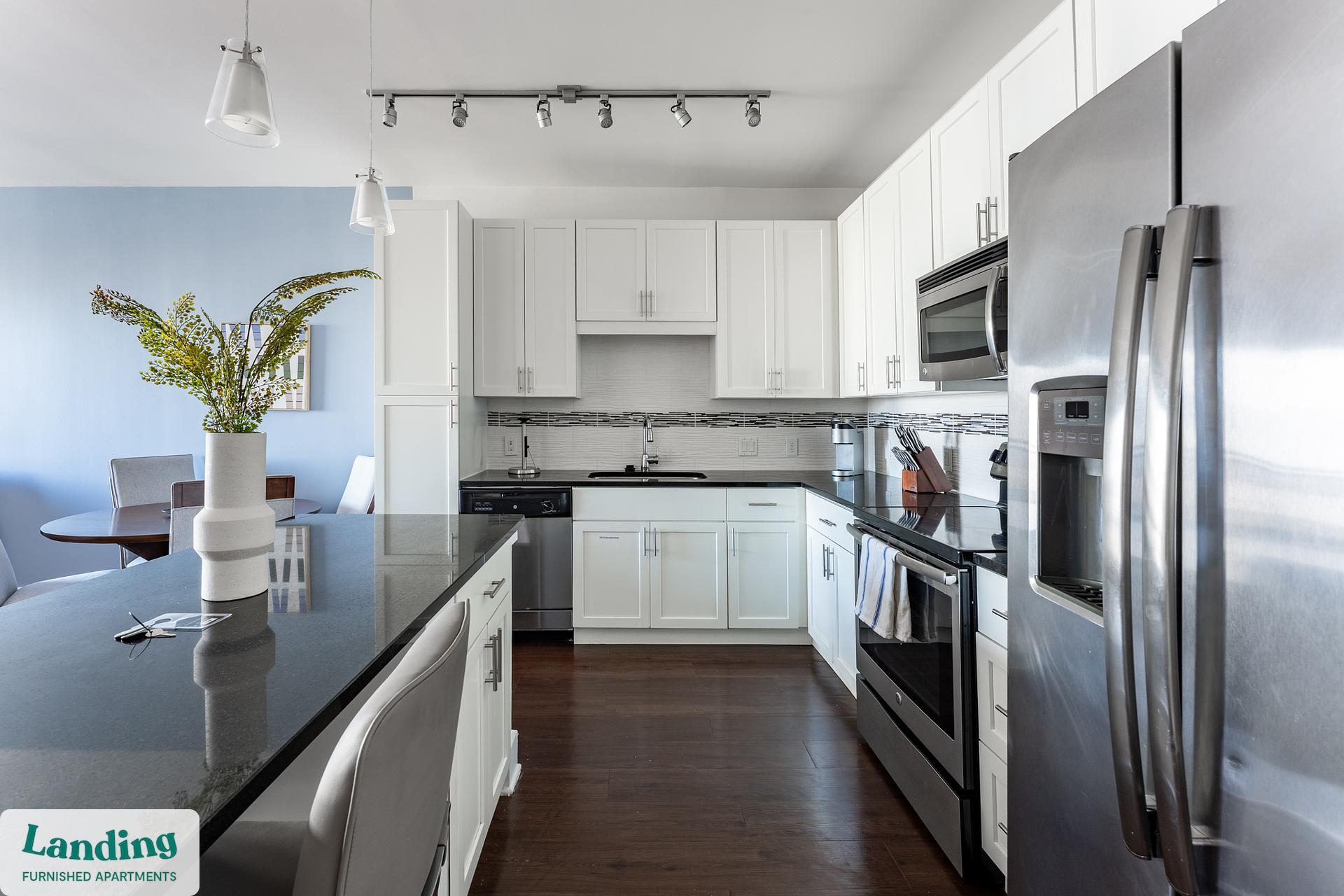 Building Photo - 480 N Orange Ave