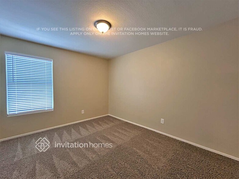 Building Photo - 12937 W Holly St