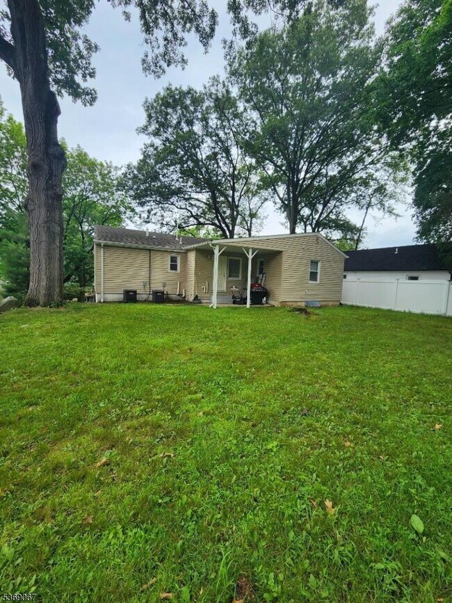 Building Photo - 142 Mt Arlington Blvd