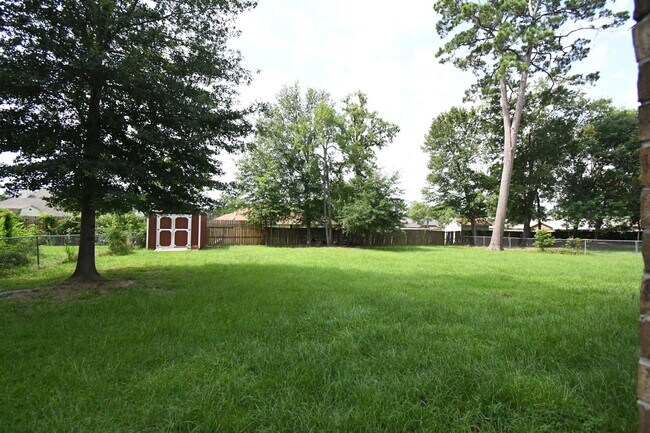 Building Photo - Lovely 4 Bedroom 2 Bath in Flint!